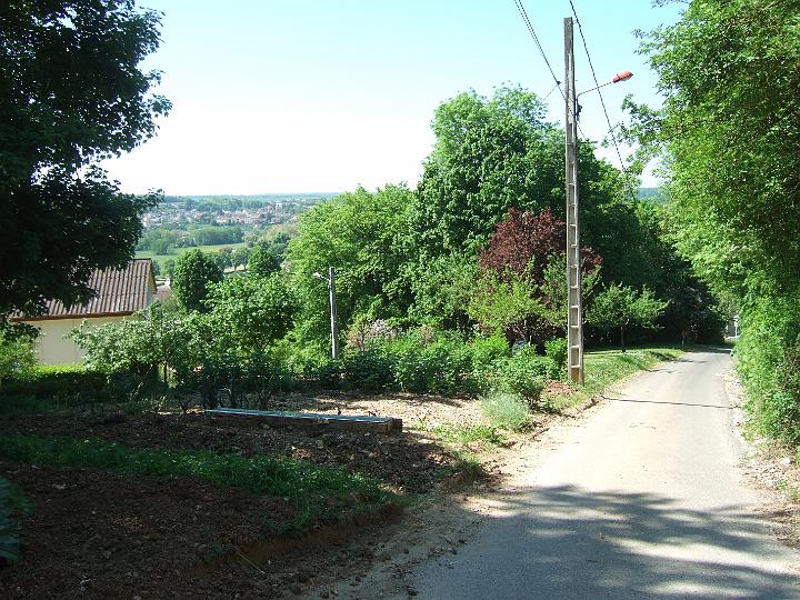 2008-05- (170).JPG - Am Ortseingang von Neufchâteau